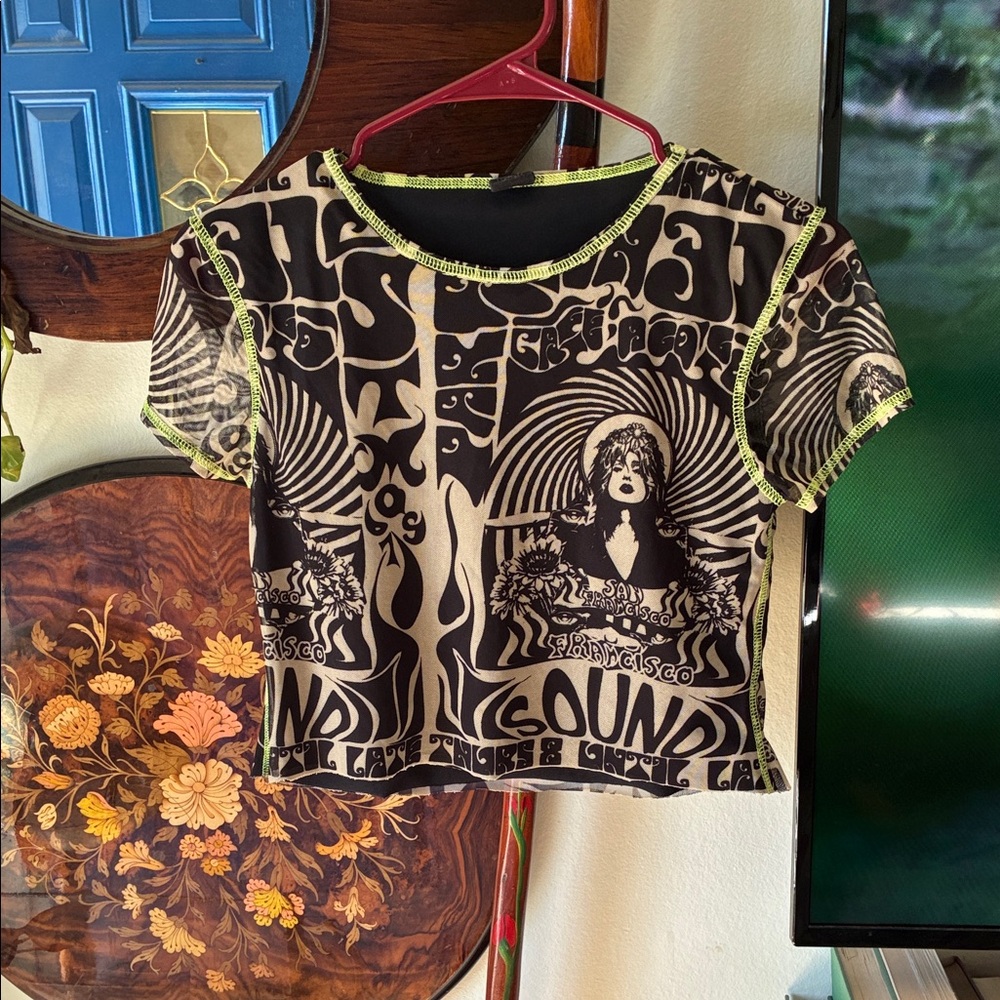 Urban Outfitters Black and Tan Graphic Top